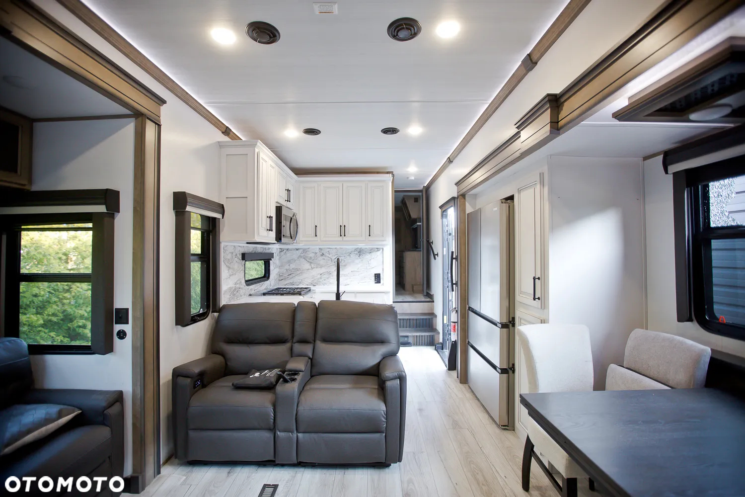 Inny Keystone Montana 3915TB - 16