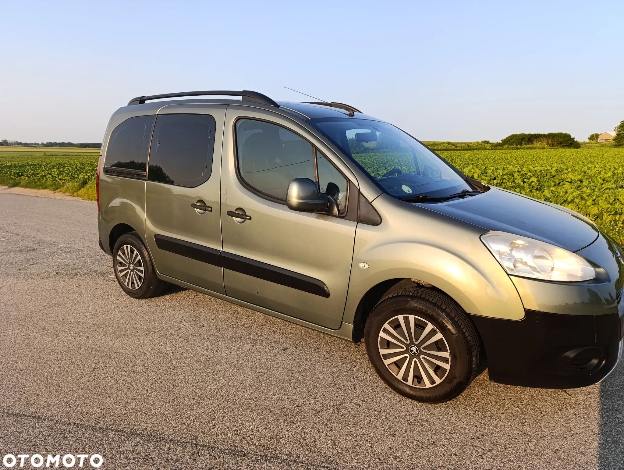 Peugeot Partner Tepee HDi FAP 110 Tendance mit Familien-Paket - 1