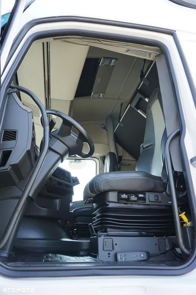 Volvo FH 16 / 650 / EURO 6 / ACC / 6 X 4 / RETARDER / HYDRAULIKA - 7