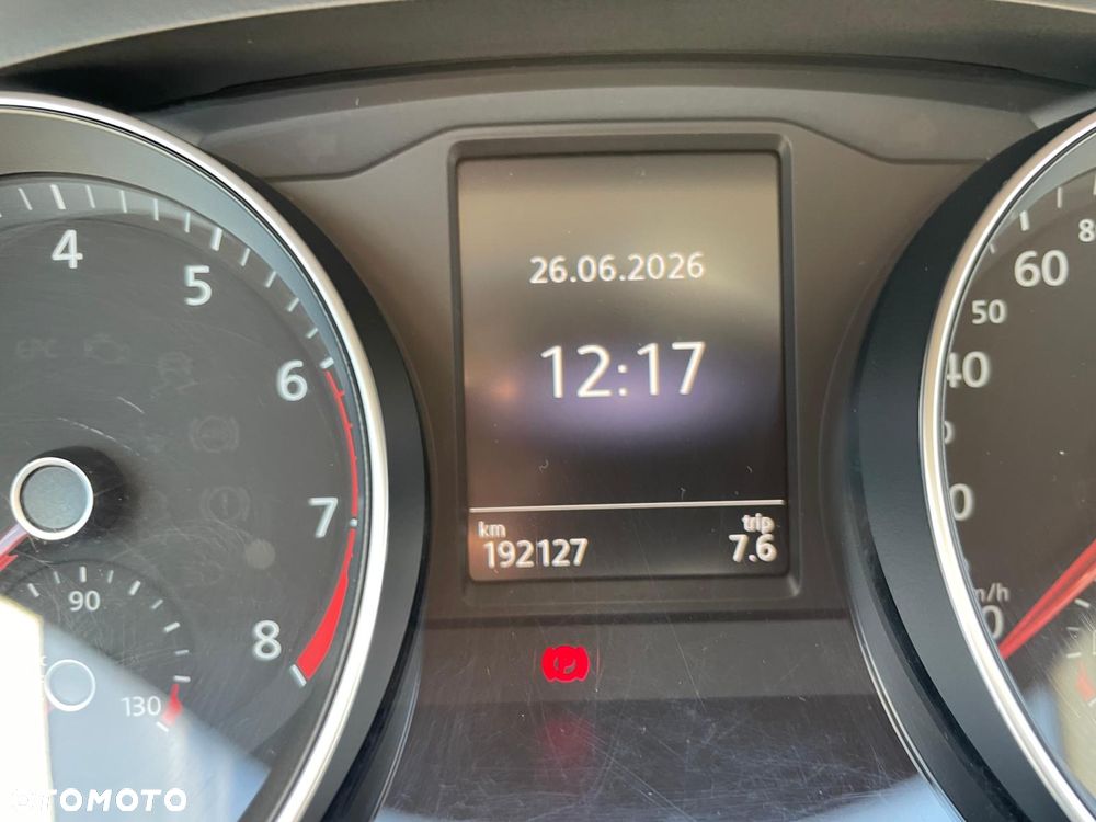 Volkswagen Passat - 8
