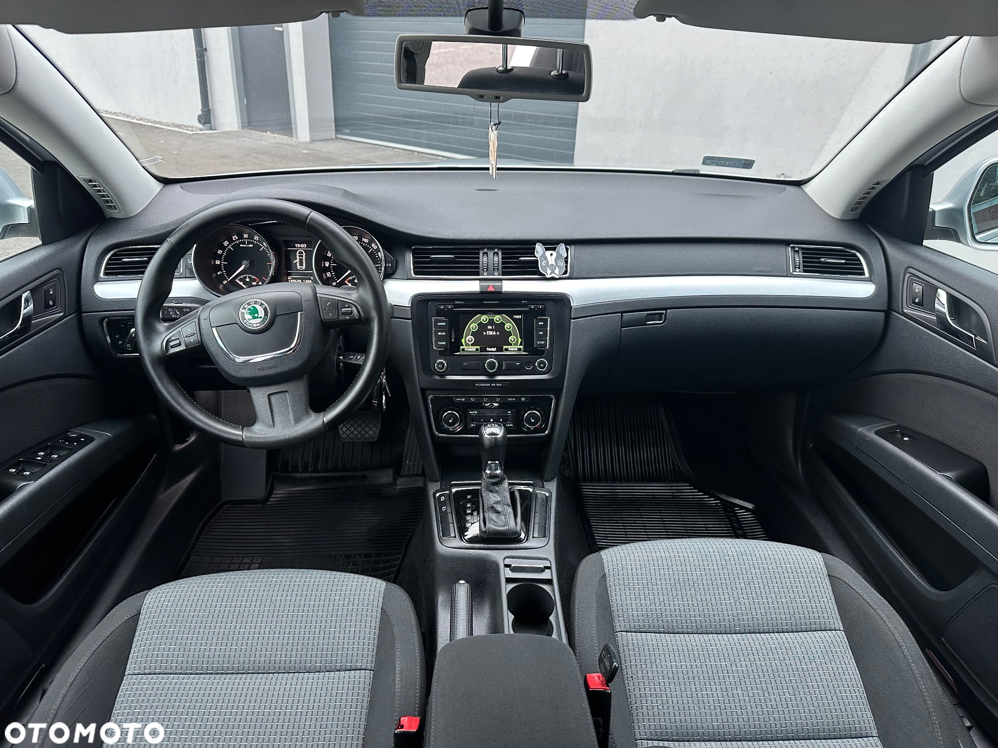 Skoda Superb Combi 2.0 TDI DSG Elegance - 18