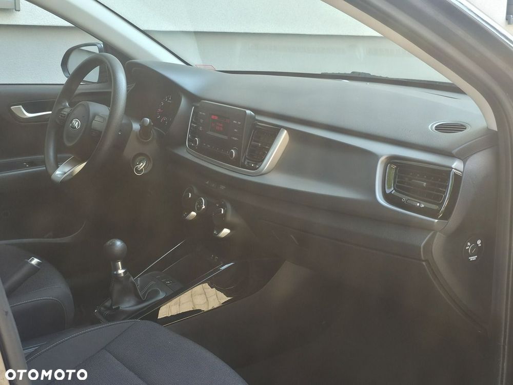 Kia Rio - 10