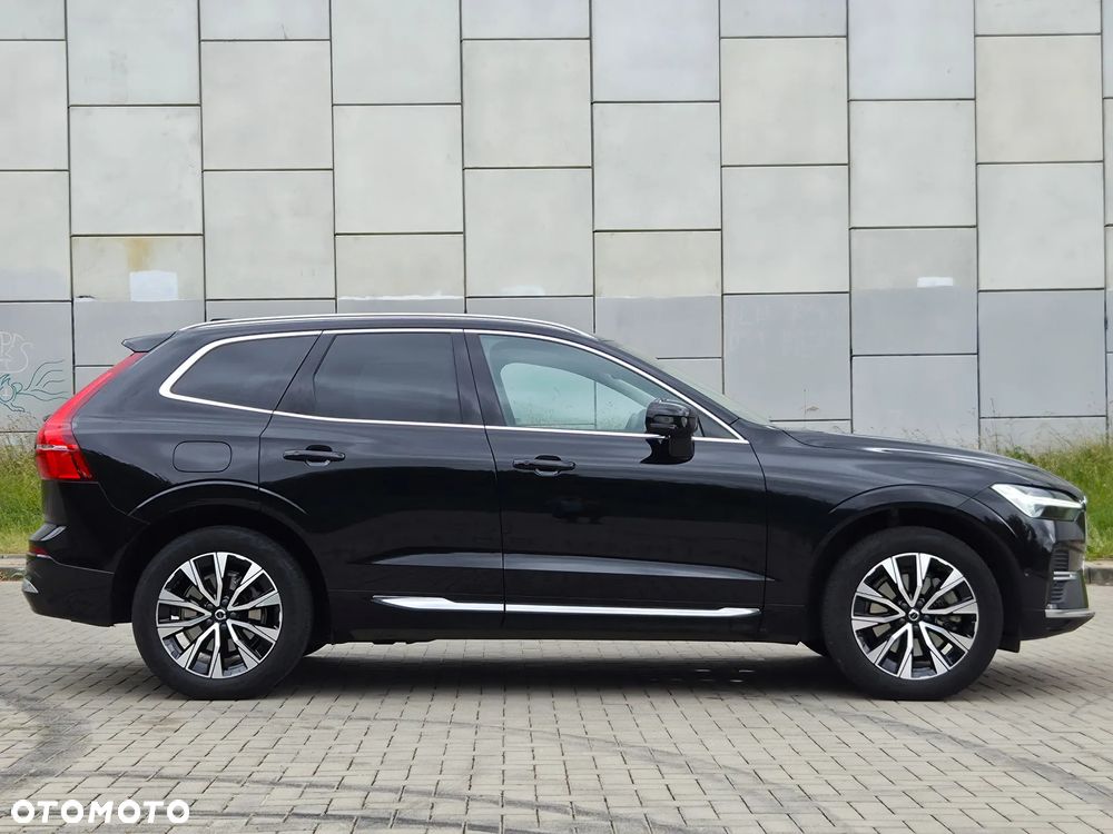 Volvo XC 60 B4 D AWD Plus Bright - 4