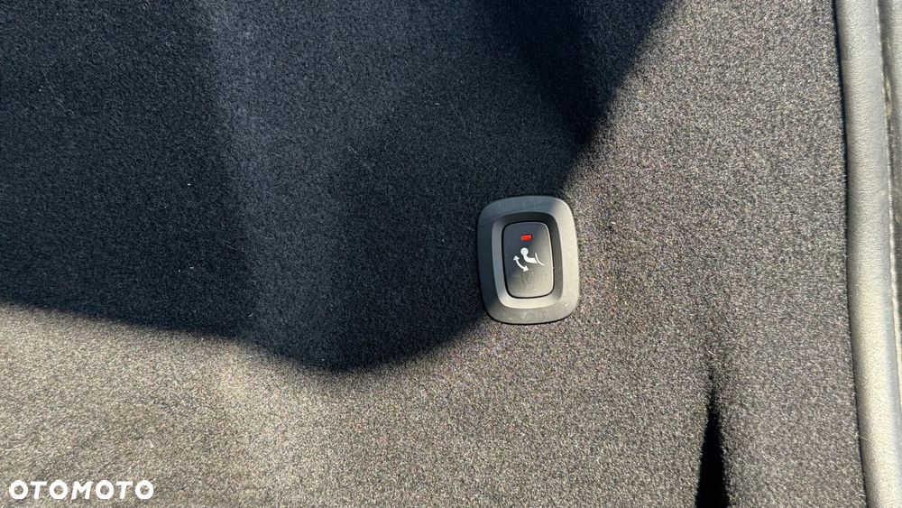 Volvo XC 60 T5 GPF AWD R-Design - 36