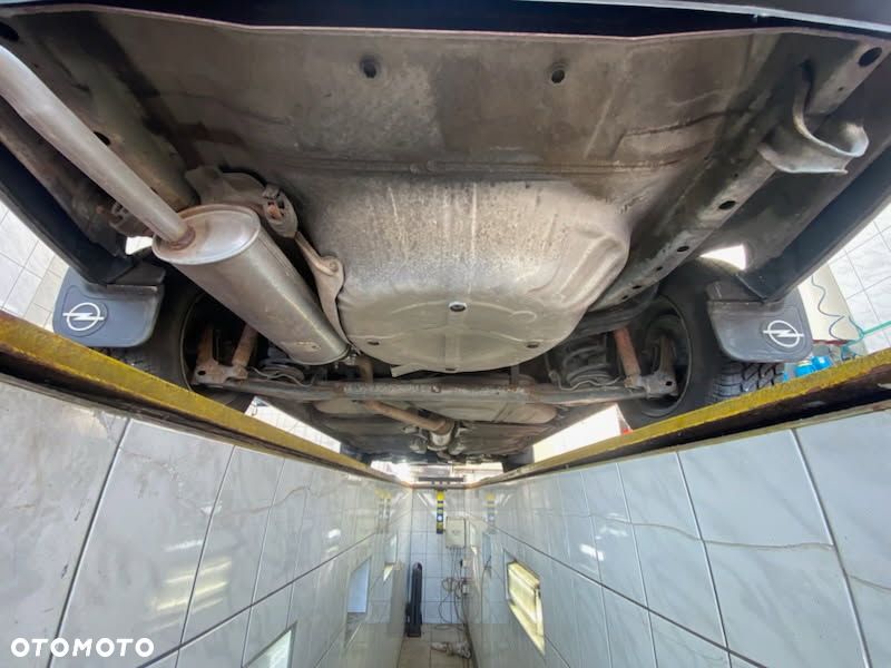 Opel Astra 1.4 GL - 9