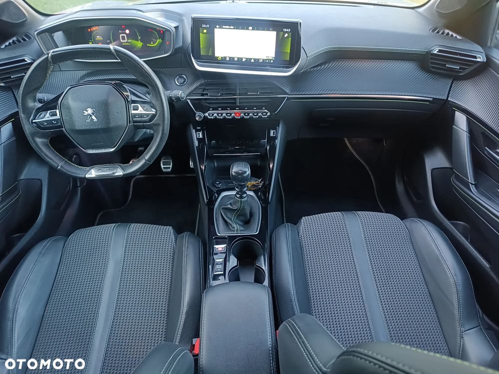 Peugeot 208 - 11