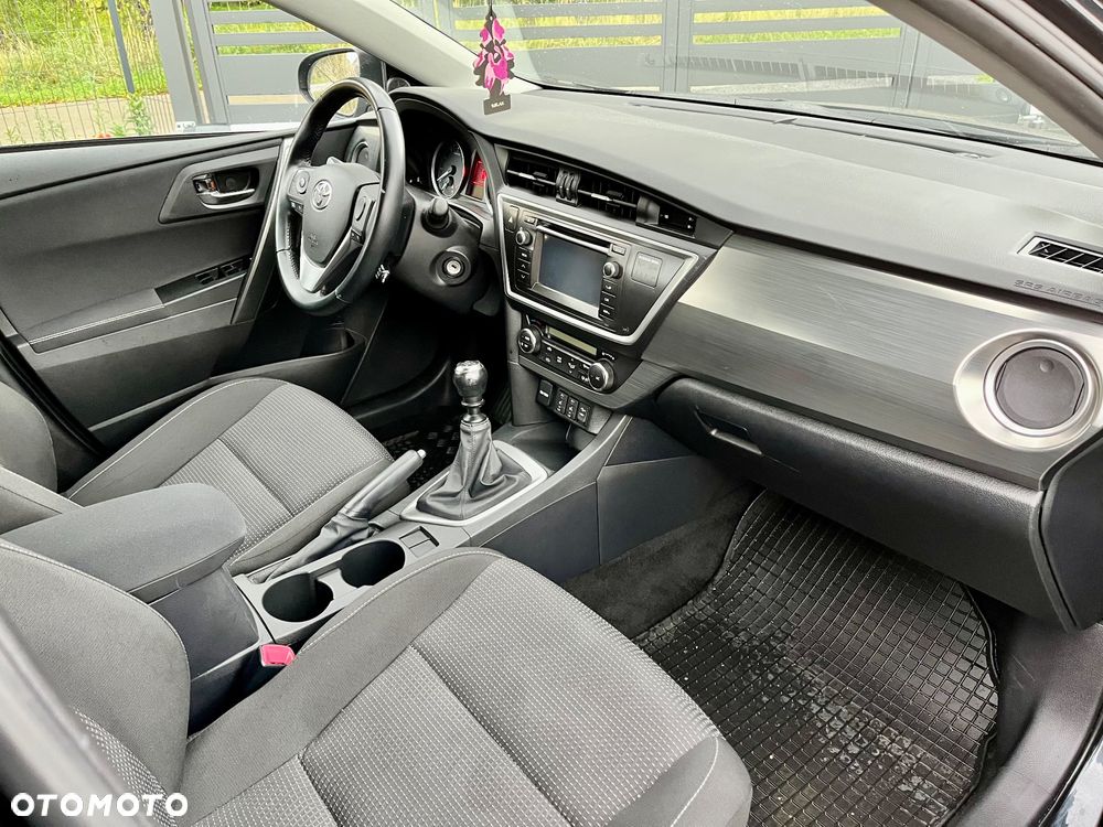 Toyota Auris 1.6 Valvematic Touring Sports Executive - 8