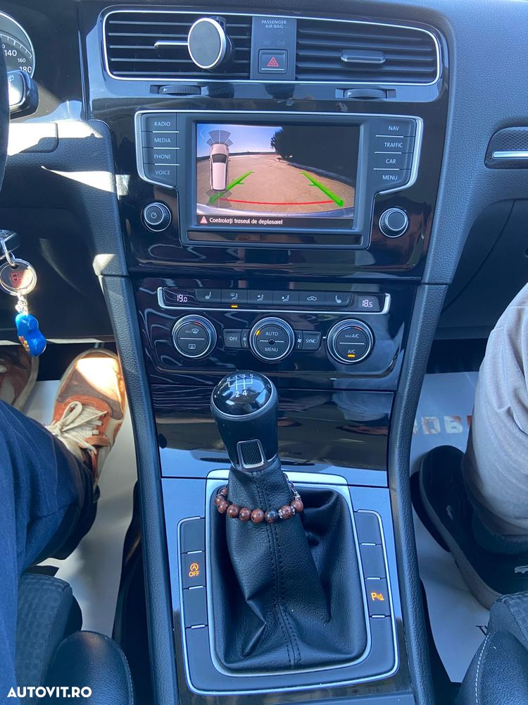 Volkswagen Golf 1.6 TDI BlueMotion Comfortline - 2