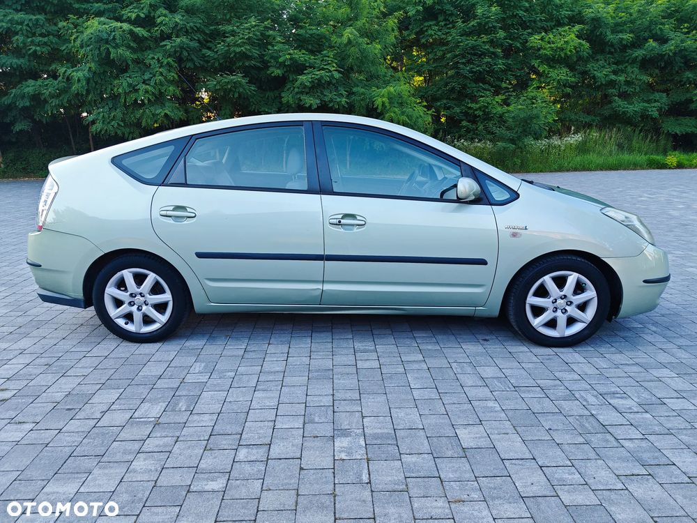 Toyota Prius 1.5 VVT-i Sol - 14