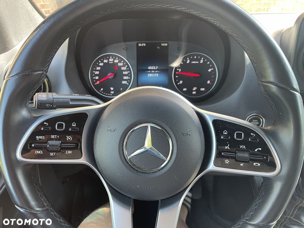 Mercedes-Benz Sprinter - 9