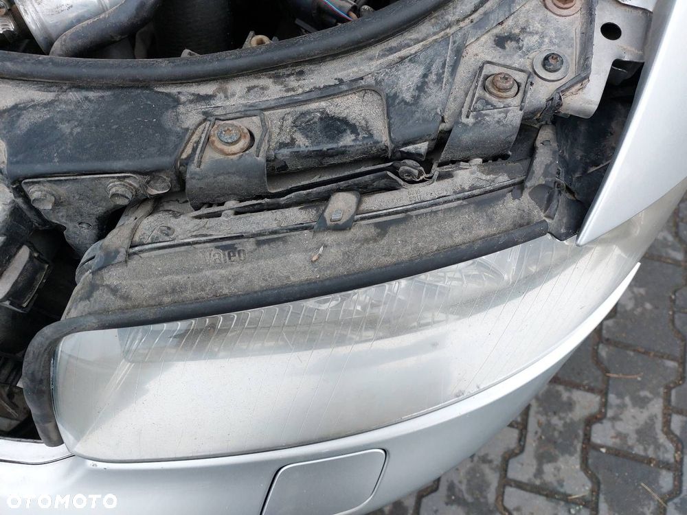 LAMPA LEWY PRZÓD SOCZEWKA AUDI A4 B6 EUROPA 00-06r - 2