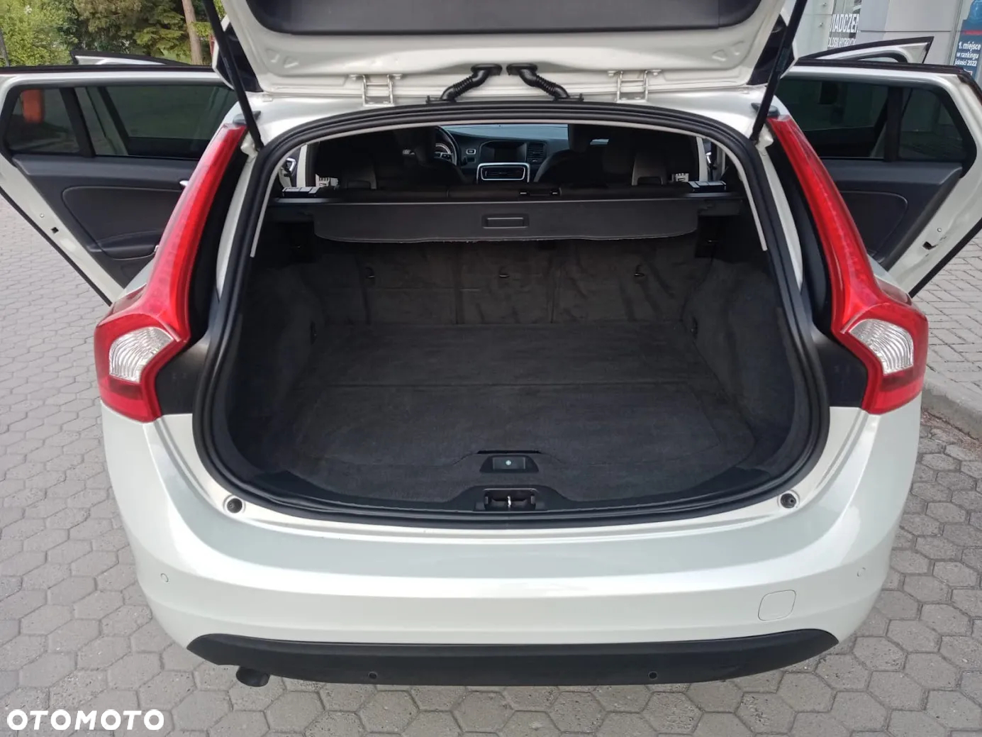 Volvo V60 D2 Kinetic - 13