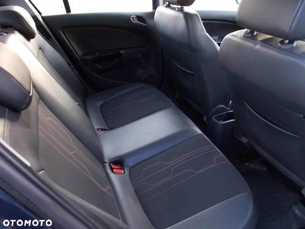 Opel Corsa 1.2 16V Cosmo - 9