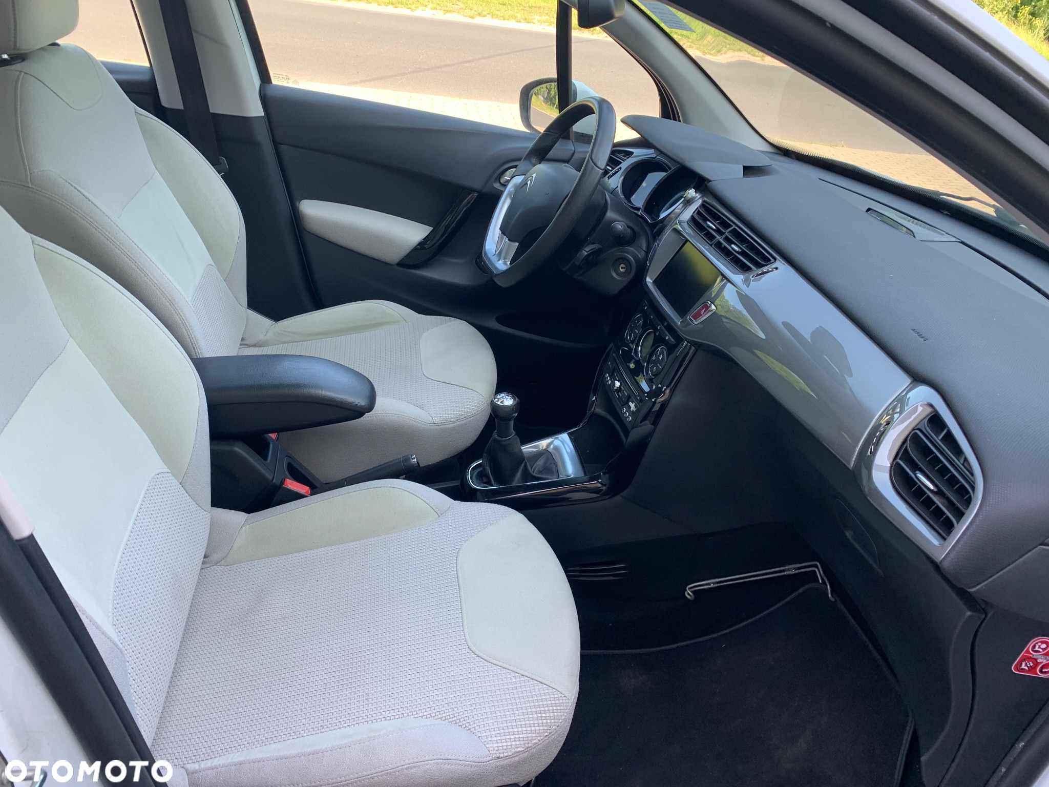 Citroën C3 1.2 PureTech Exclusive - 13