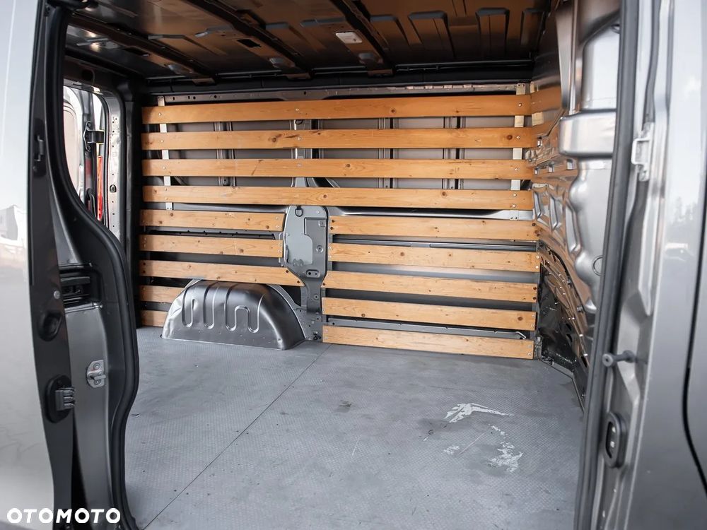 Opel Vivaro - 20