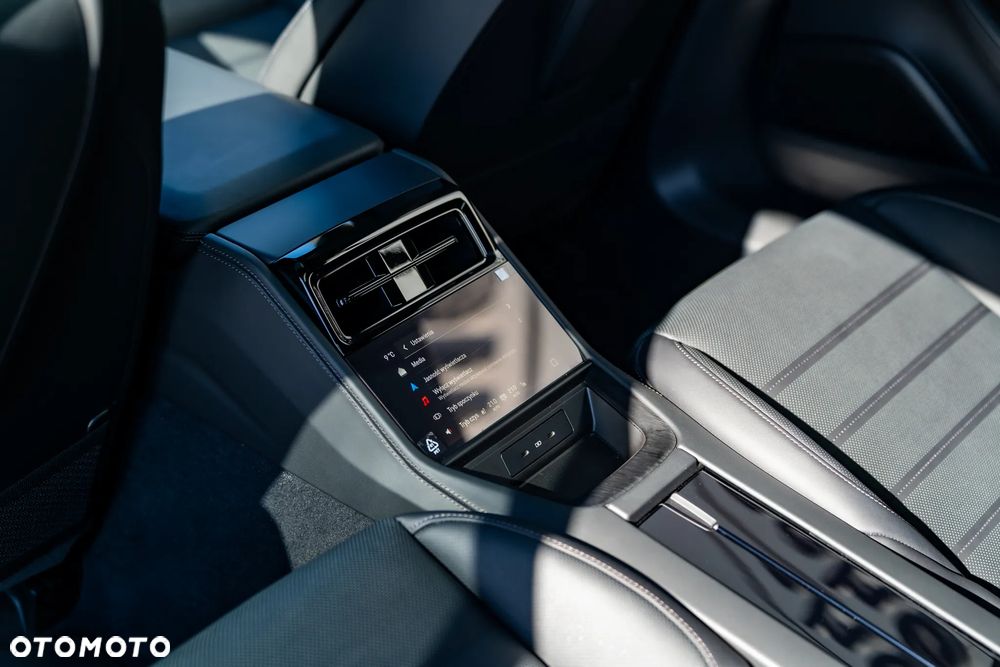 Porsche Panamera - 24