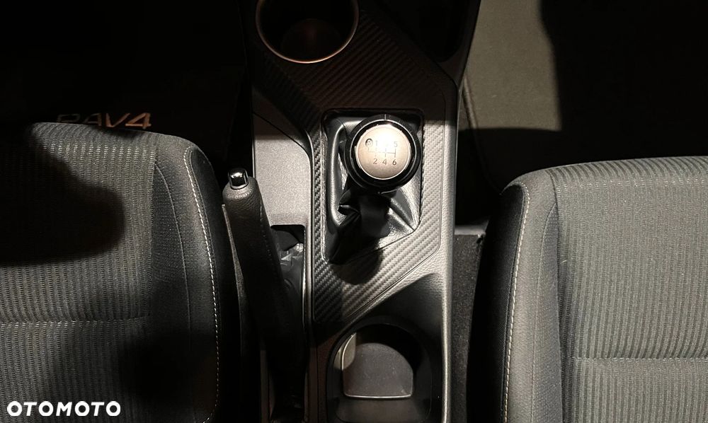 Toyota RAV4 2.0 D-4D 4x2 Start-Stop Executive - 18