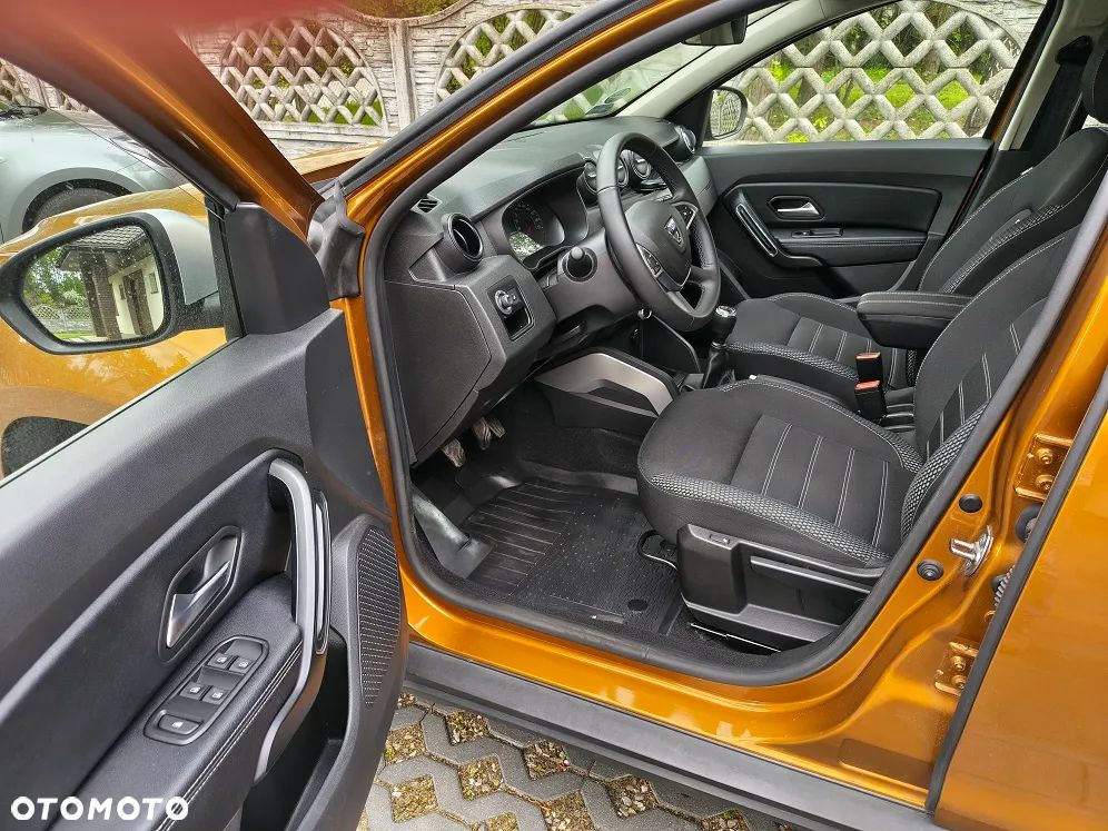 Dacia Duster 1.6 SCe Prestige - 13