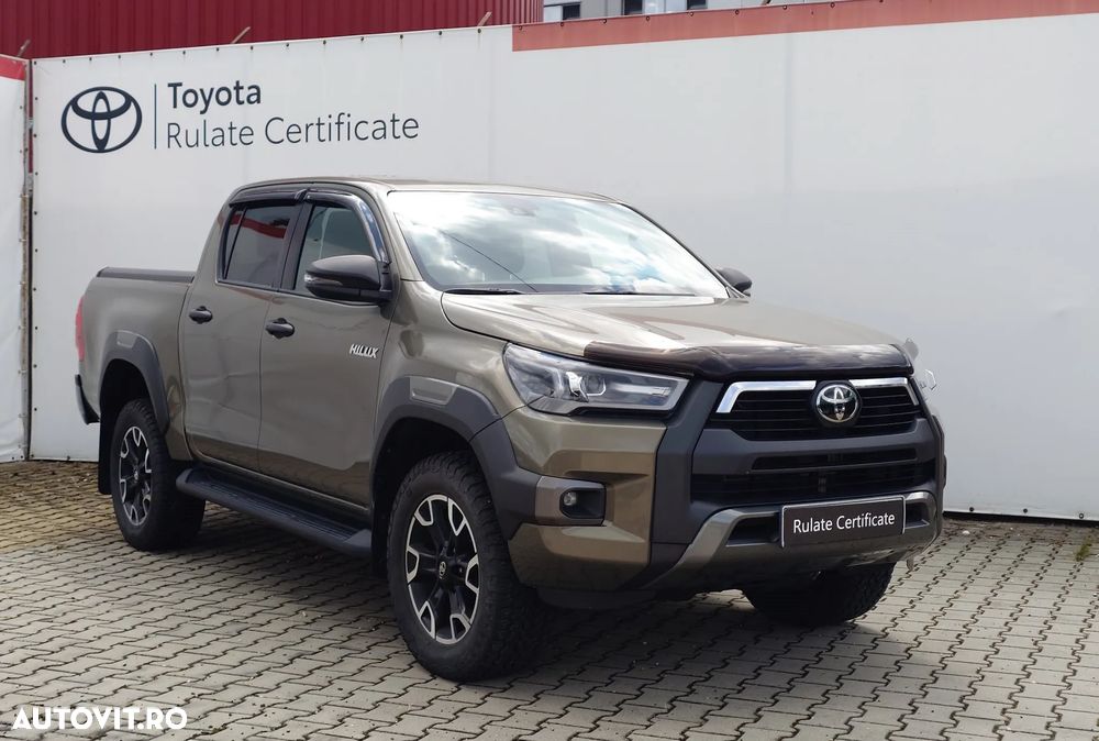 Toyota Hilux 2.8D 204CP 4x4 Double Cab AT Invincible - 2