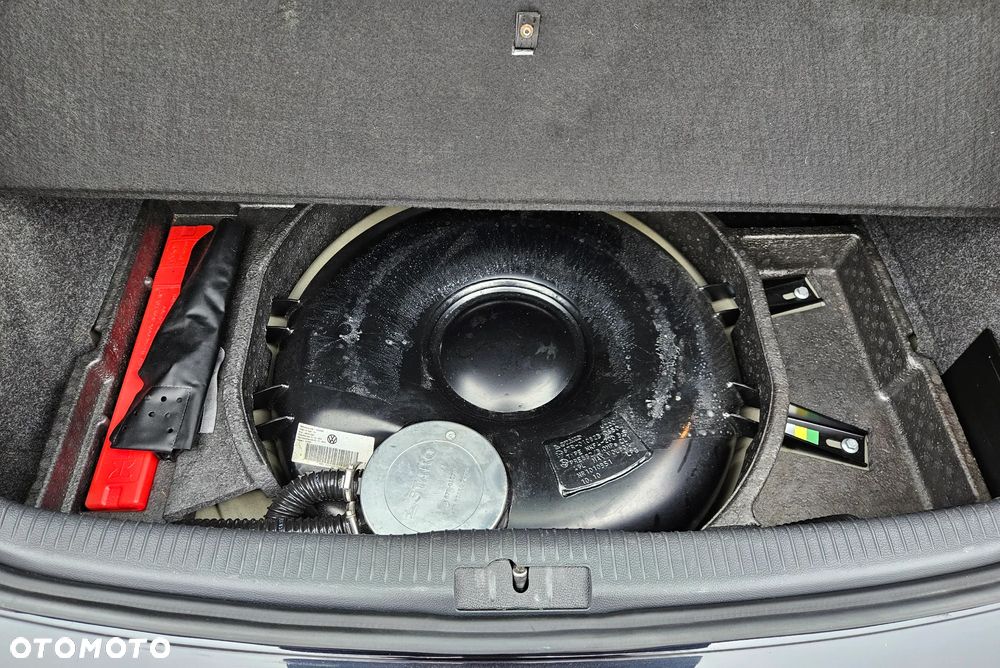 Volkswagen Golf VI 1.6 Comfortline - 21