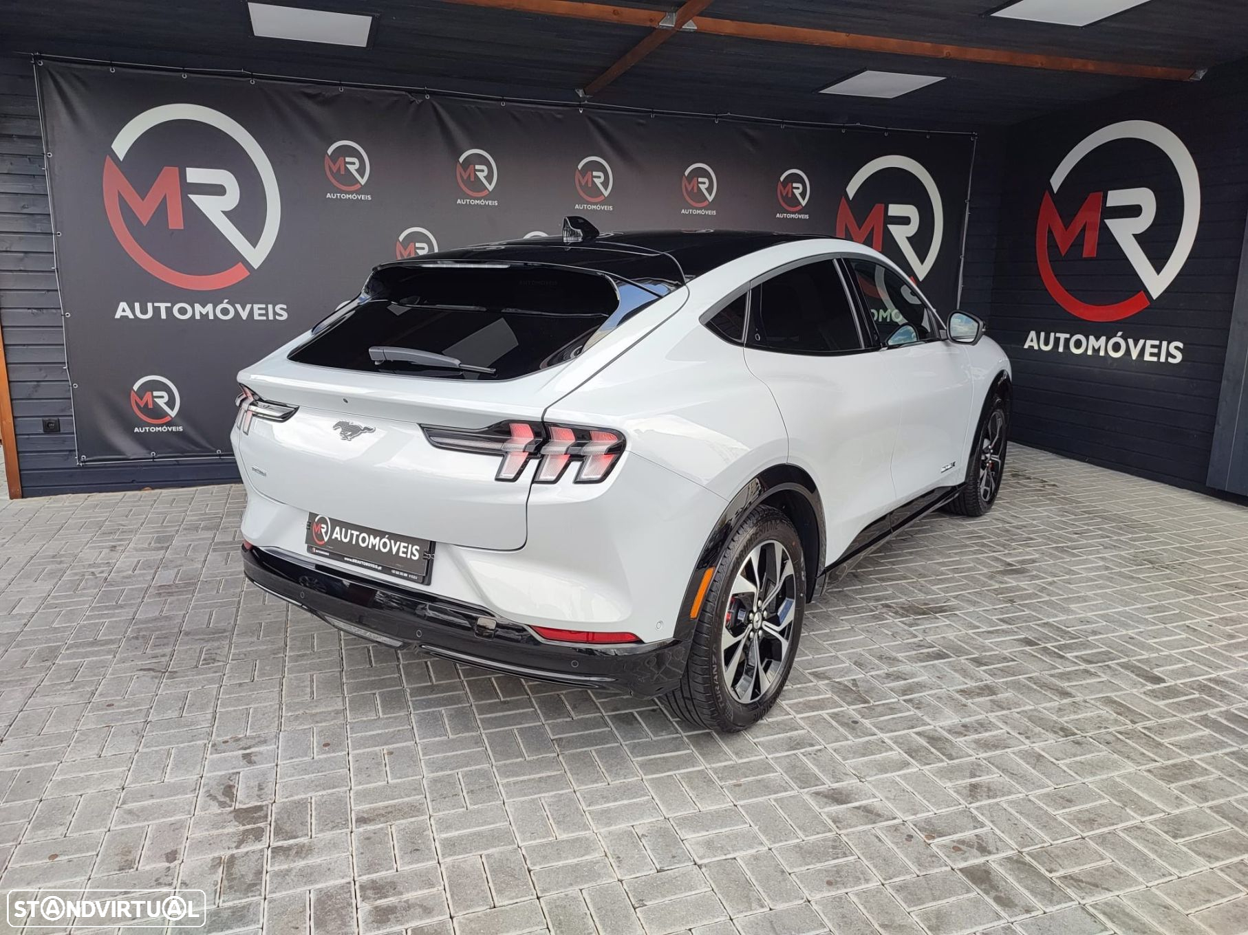 Ford Mustang Mach-E Premium AWD - 9