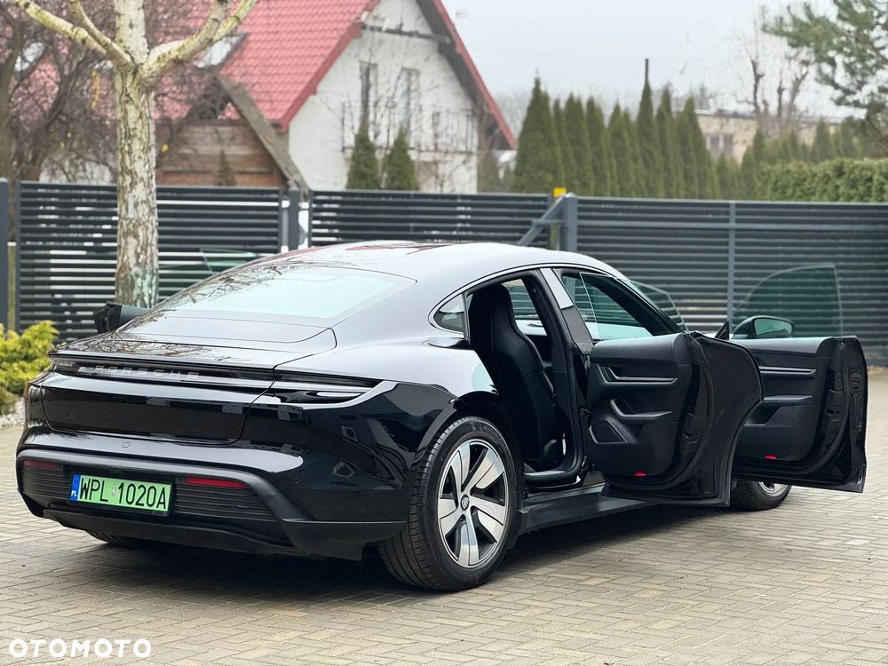 Porsche Taycan - 15