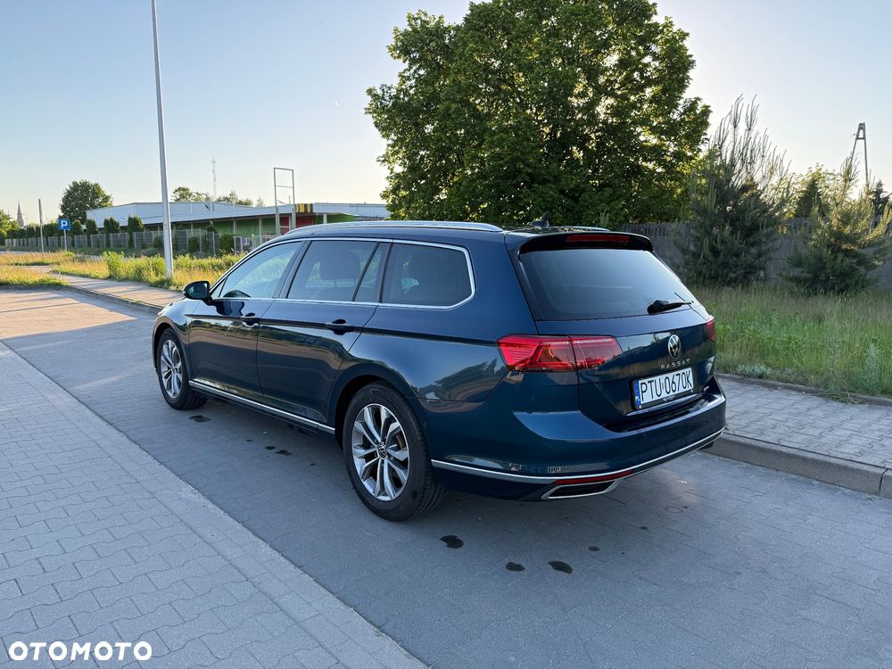 Volkswagen Passat - 4