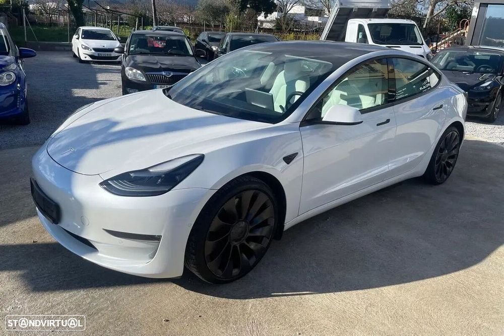 Tesla Model 3 - 4