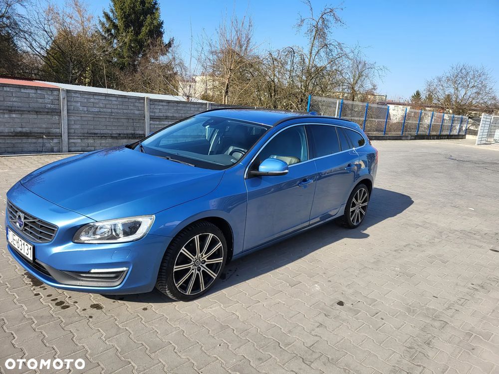 Volvo V60 D2 Momentum - 2