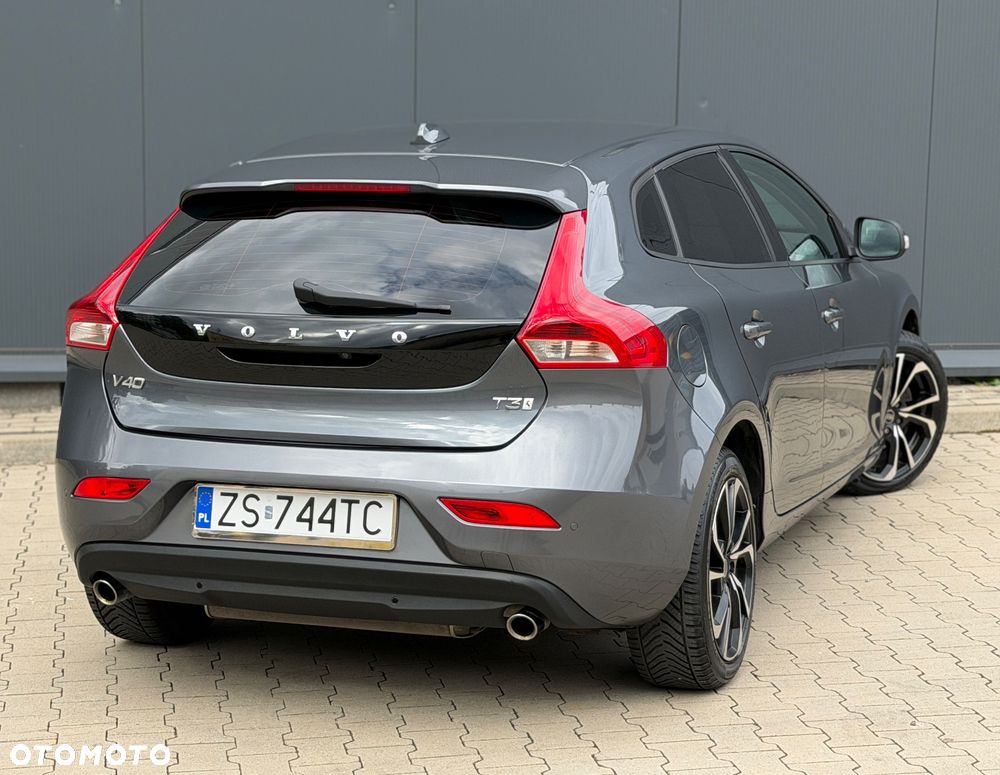 Volvo V40 T3 Momentum - 4