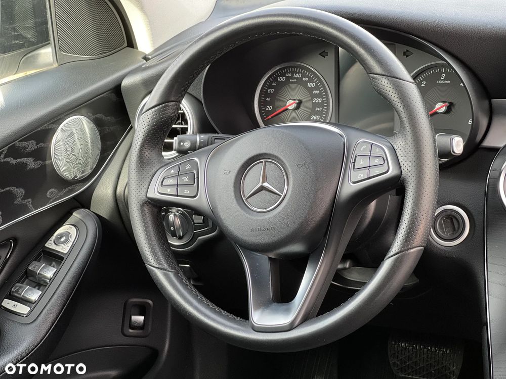 Mercedes-Benz GLC 350 d 4Matic 9G-TRONIC AMG Line - 24