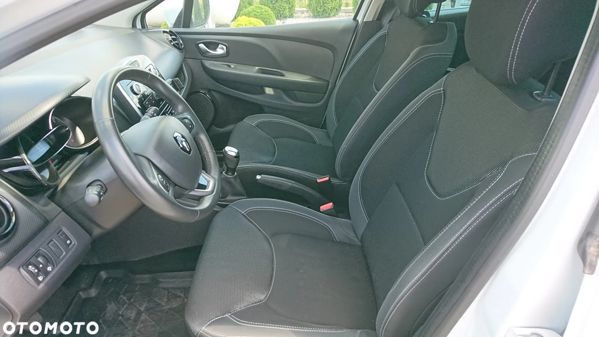 Renault Clio 0.9 TCe Alize - 10