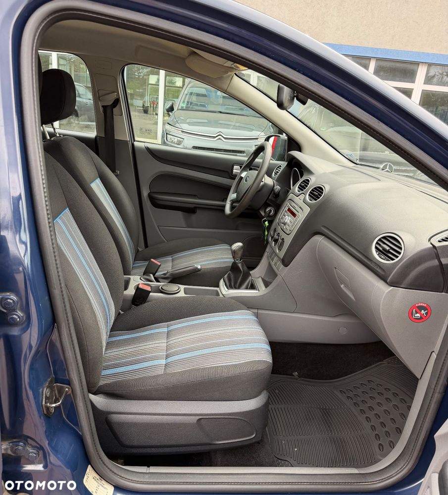 Ford Focus 1.4 16V Style+ - 12