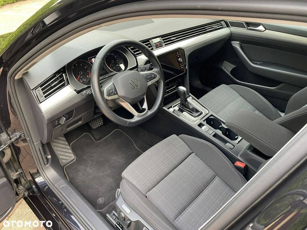 Volkswagen Passat - 29