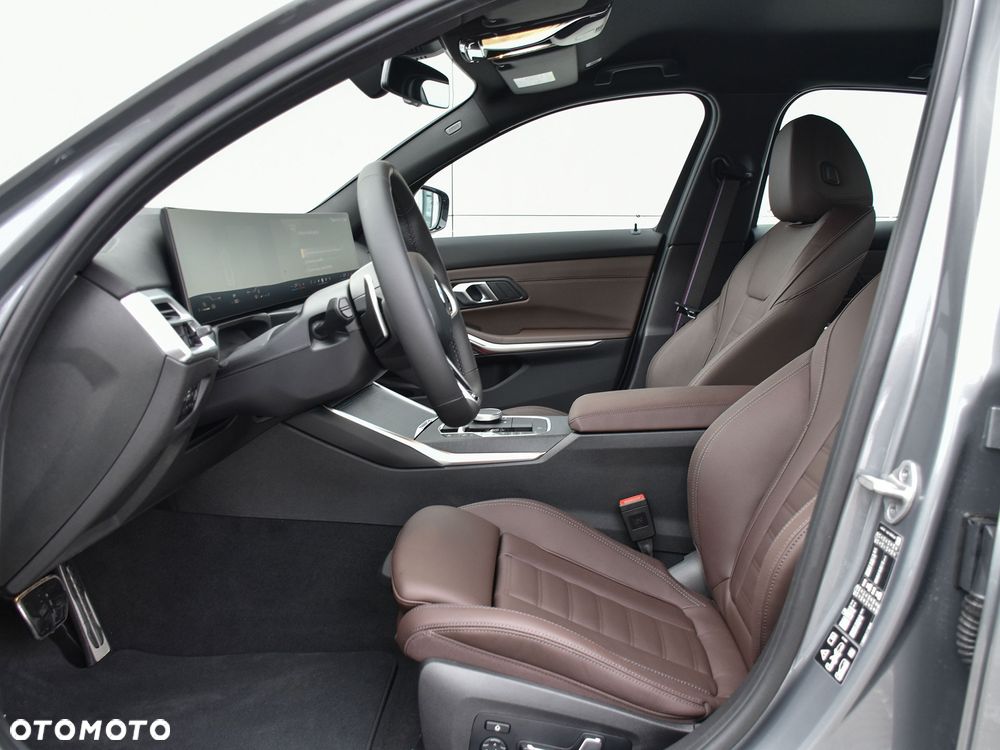 BMW Seria 3 330i M Sport - 16
