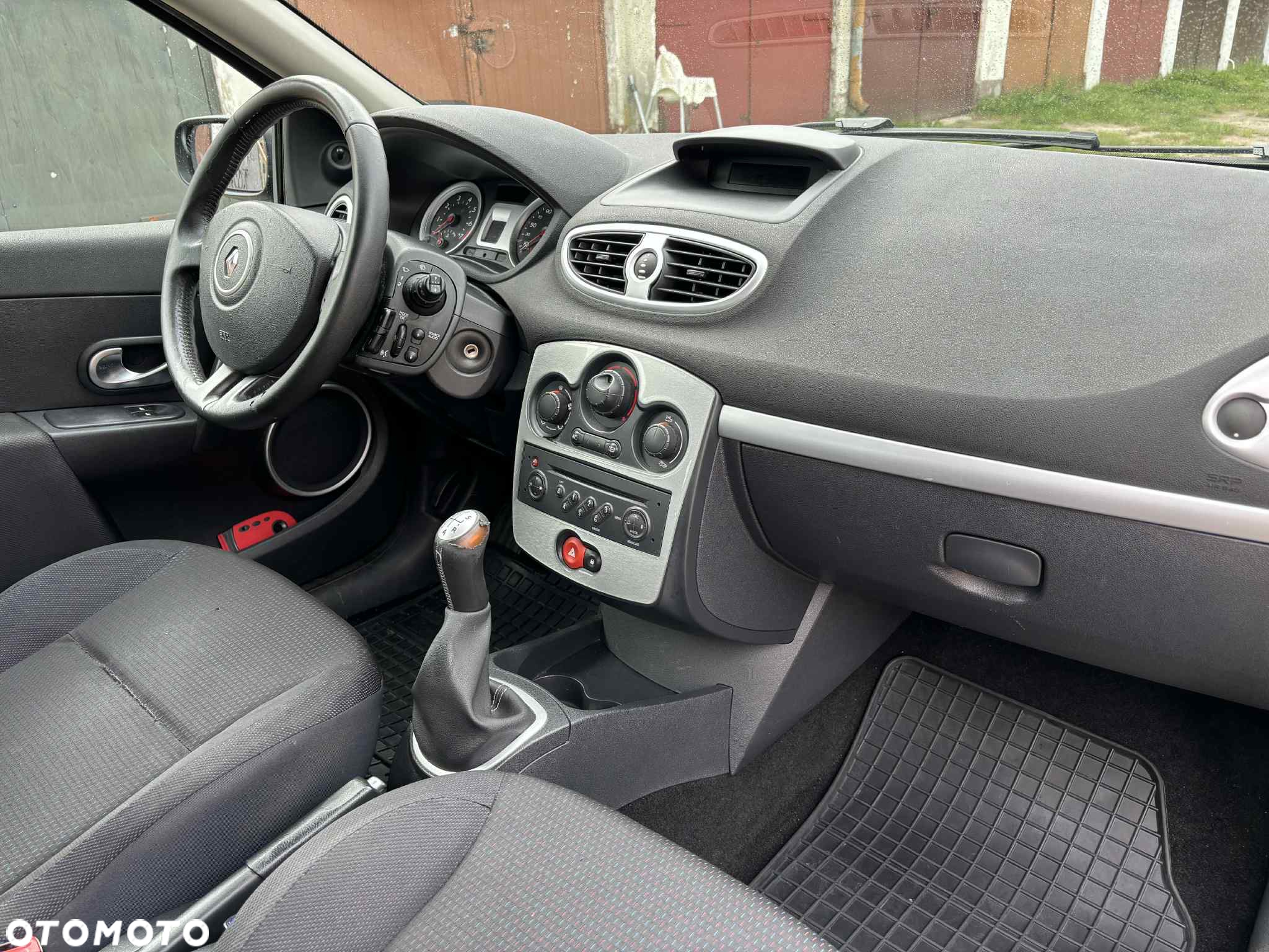 Renault Clio 1.2 16V Alize - 5