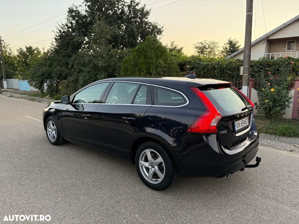 Volvo V60 D3 Momentum Pro - 3