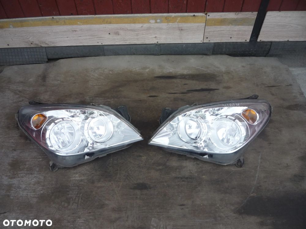 OPEL ASTRA H LAMPA PRZEDNIA LEWA LUB PRAWA - 1