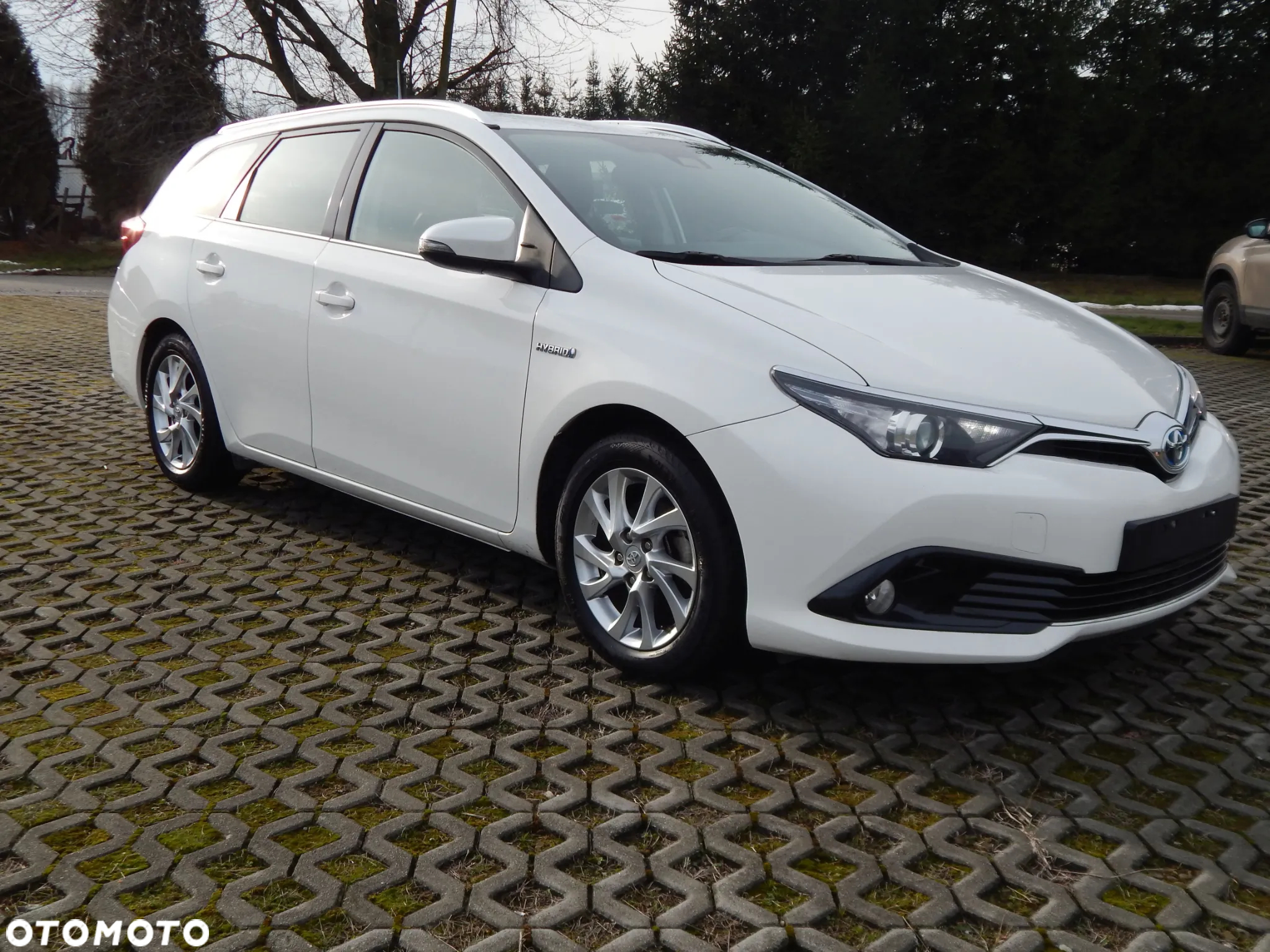Toyota Auris Hybrid 135 Dynamic - 4