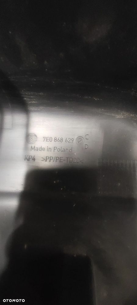 Zaślepka tył klapa vw t6 7E0868629 - 4