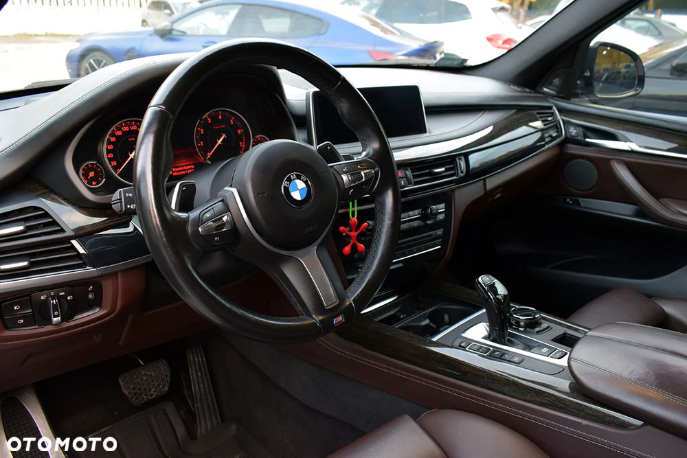 BMW X5 xDrive50i Sport-Aut - 4