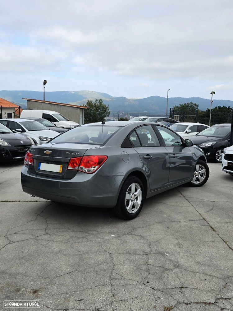 Chevrolet Cruze 1.6 LS - 5