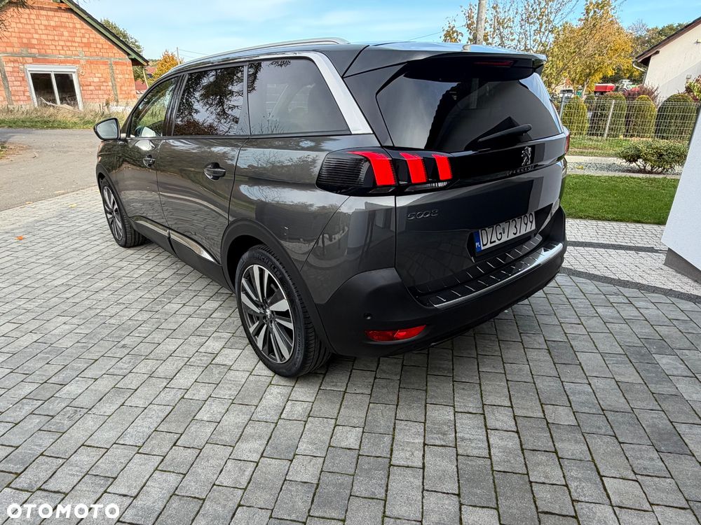 Peugeot 5008 2017 photo 4