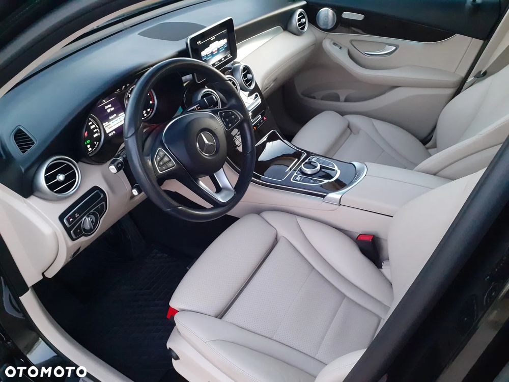 Mercedes-Benz GLC 220 d 4Matic 9G-TRONIC AMG Line - 20