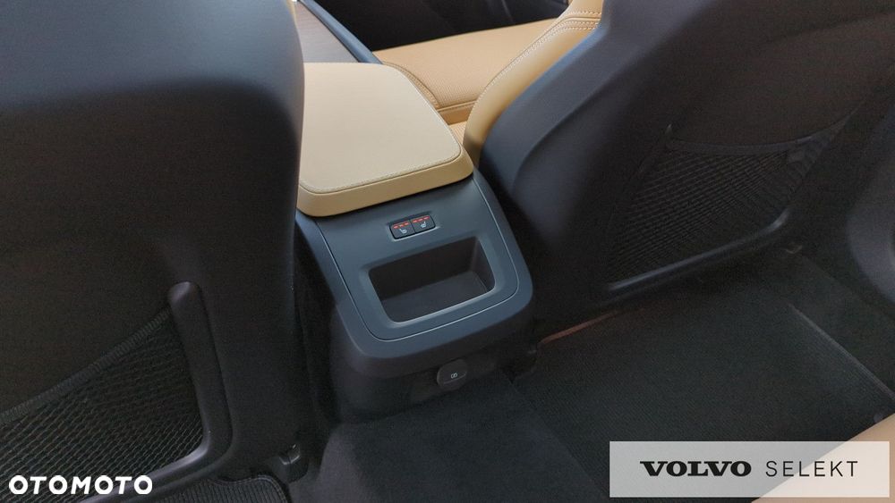 Volvo V90 Cross Country - 23