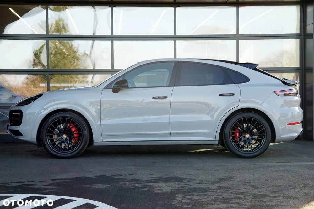 Porsche Cayenne Coupe GTS - 4