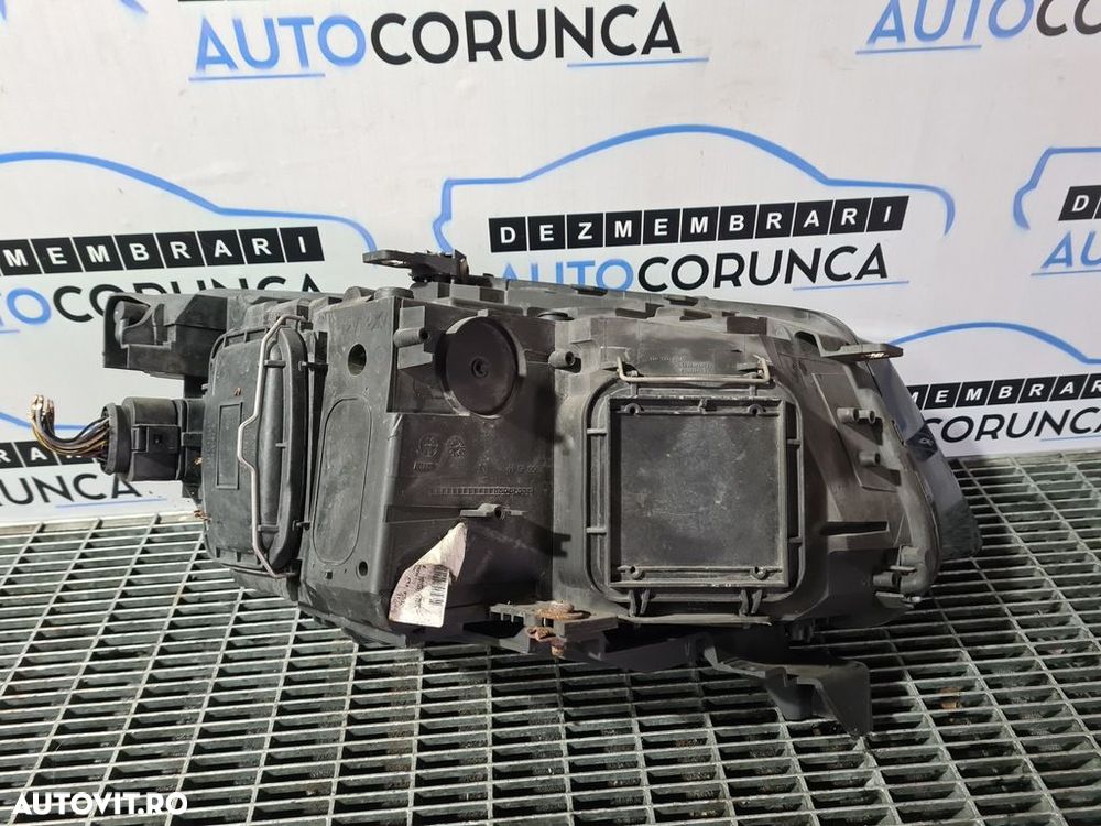 Far Stanga AUDI Q5 2008 - 2012 SUV 4 Usi (1089) Fara xenon - 2