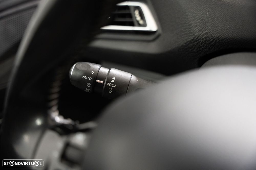 Peugeot 308 1.2 PureTech Allure - 12