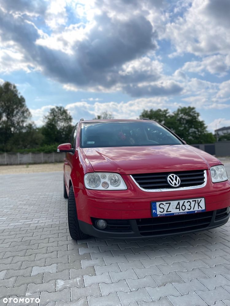 Volkswagen Touran - 1