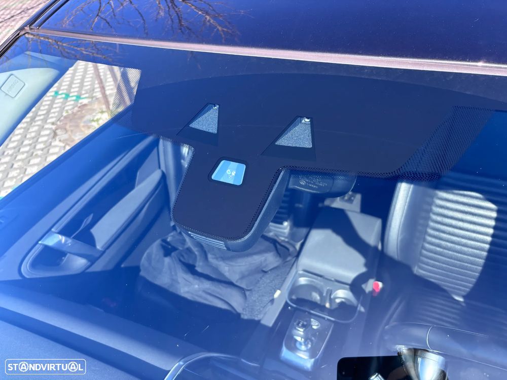 Land Rover Discovery Sport P300e SE - 8